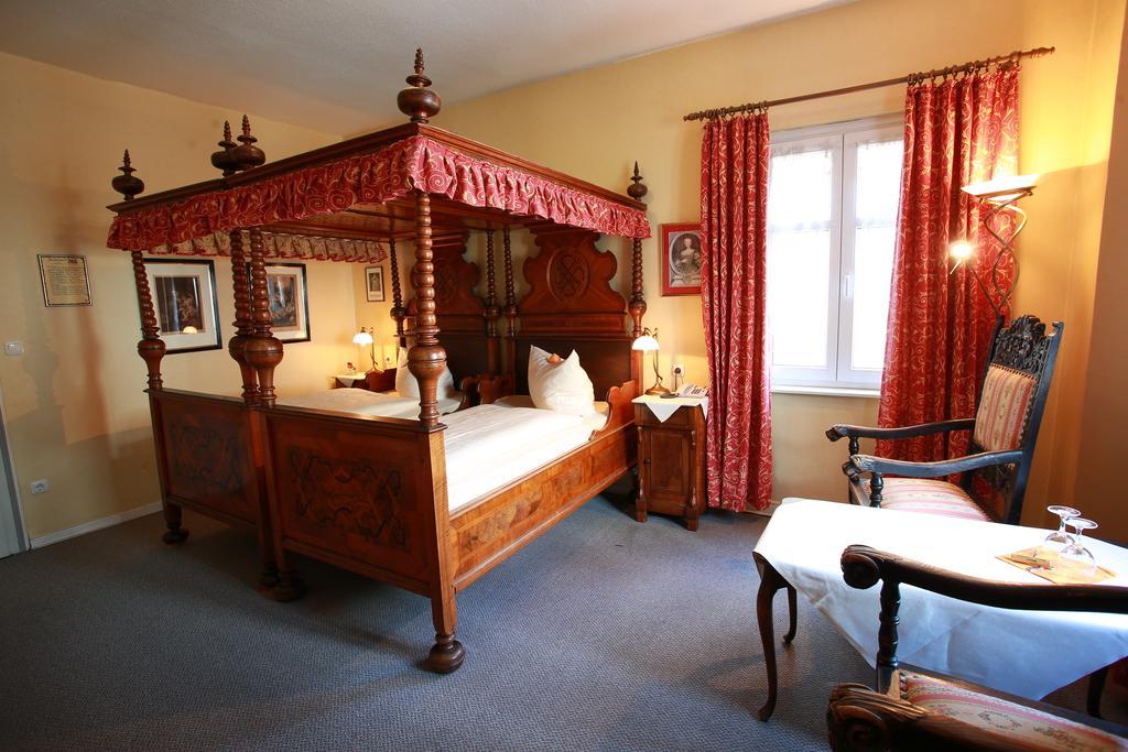 Alte Thorschenke Hotel Cochem Bagian luar foto