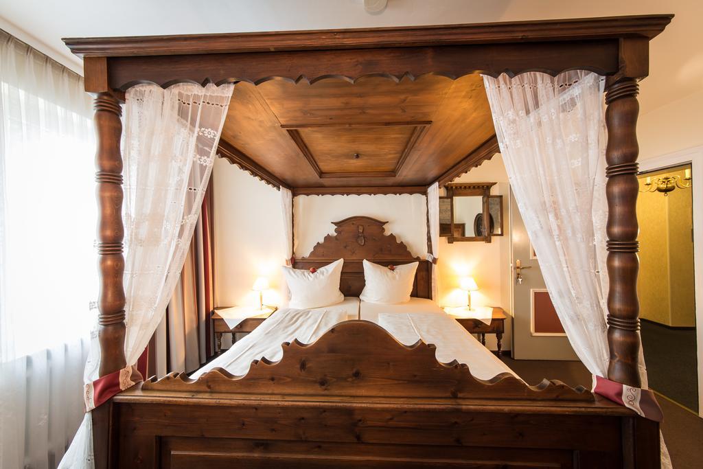 Alte Thorschenke Hotel Cochem Bagian luar foto