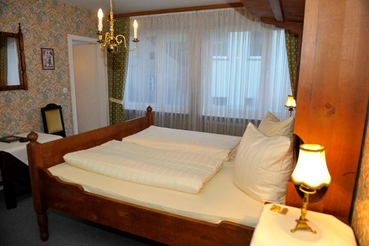 Alte Thorschenke Hotel Cochem Bagian luar foto
